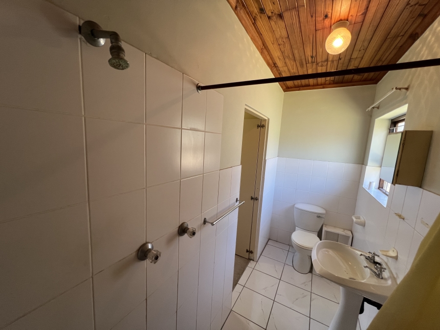 4 Bedroom Property for Sale in Wavecrest Eastern Cape